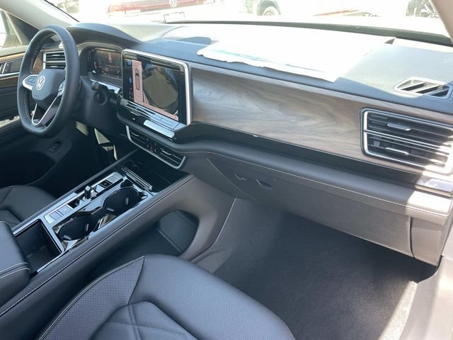 New 2026 Green Volkswagen SE w/Technology image 28