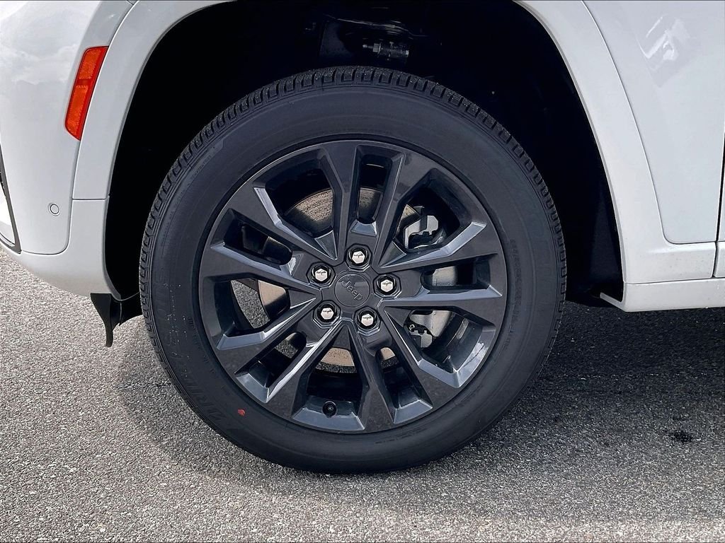 2026 Jeep Grand Cherokee L — photo 8