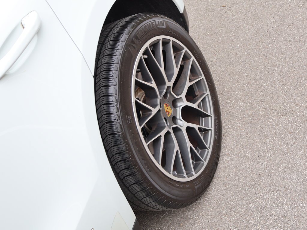 Used 2018 White Porsche Sport Edition image 37