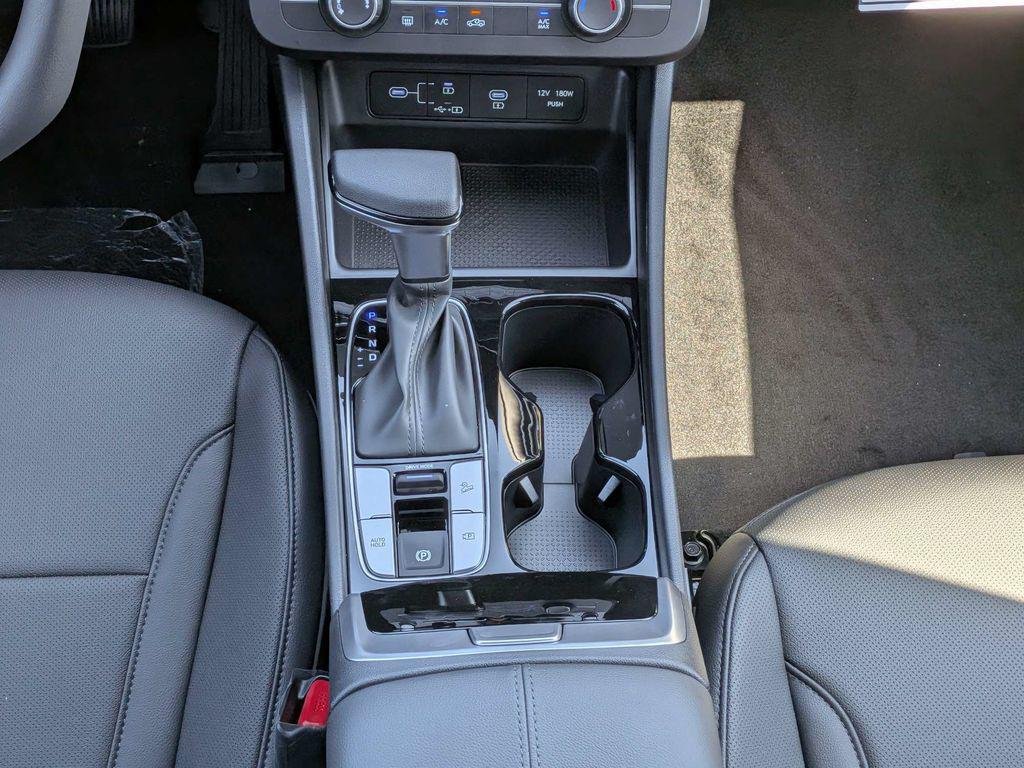 New 2027 Black Hyundai SE FWD image 20