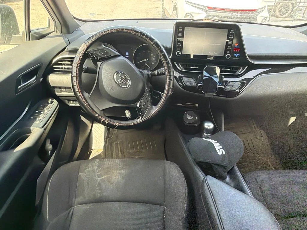 Used 2019 Silver Toyota LE image 7