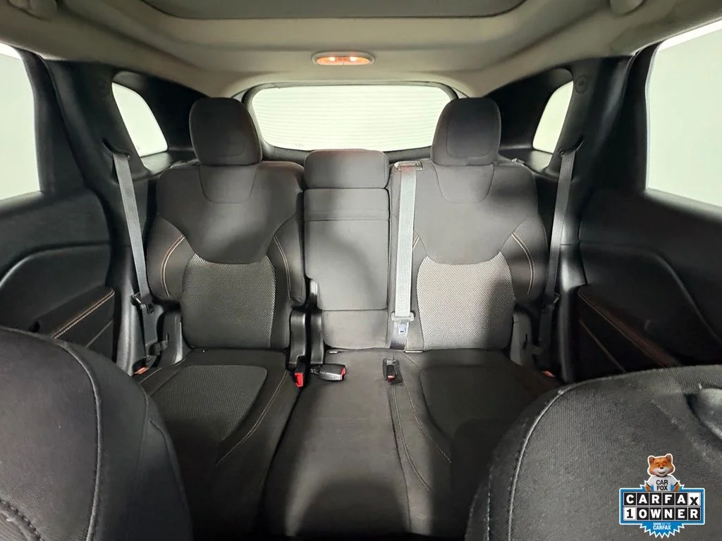 Used 2017 Rhino Clearcoat Jeep Latitude image 6