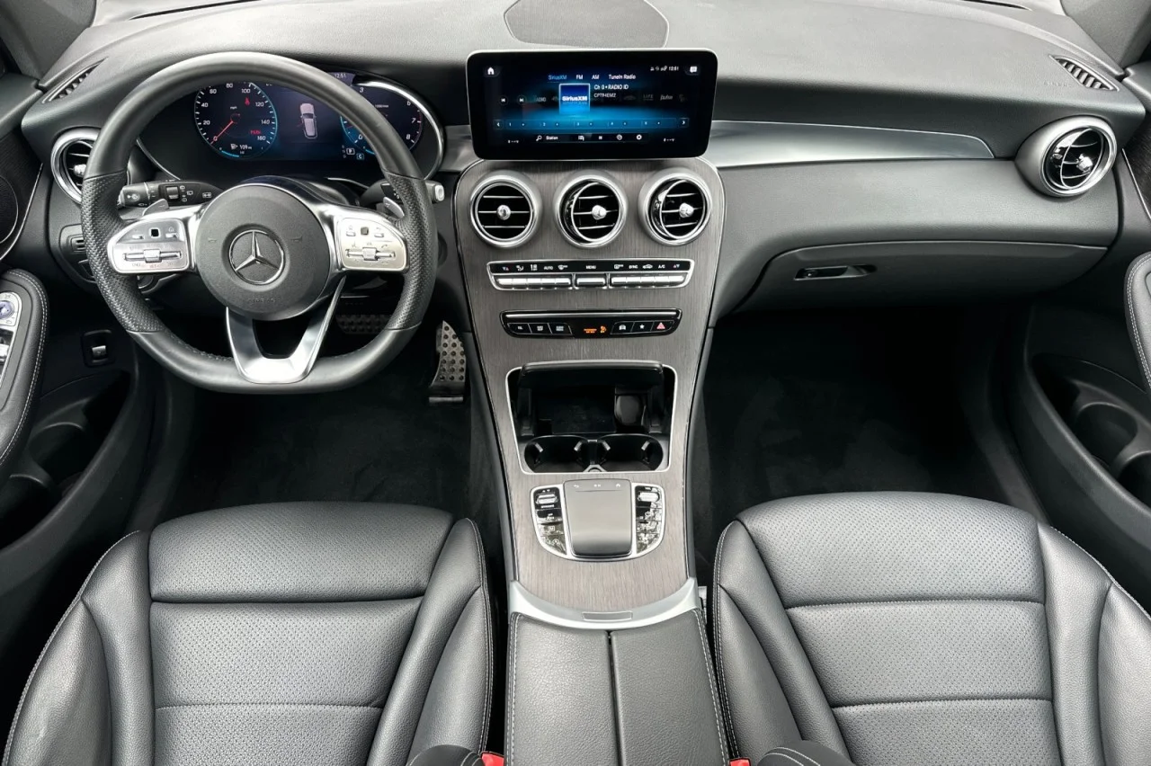 Used 2022 Mojave Silver Metallic Mercedes-Benz GLC 300 image 12
