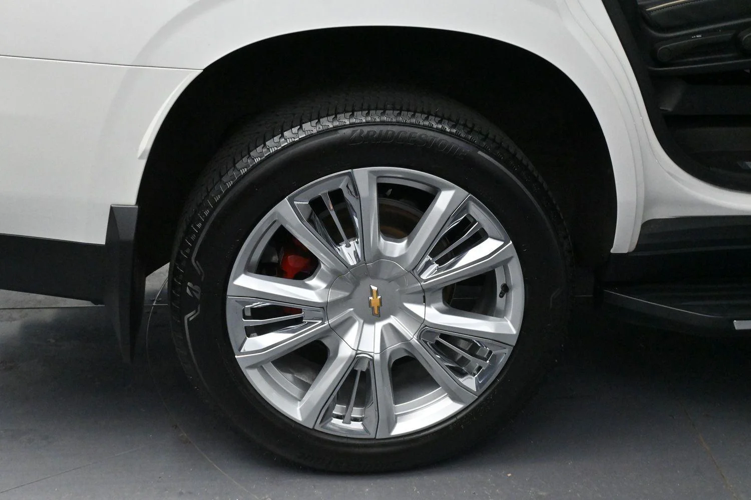 Used 2023 Iridescent Pearl Tricoat Chevrolet Premier image 41