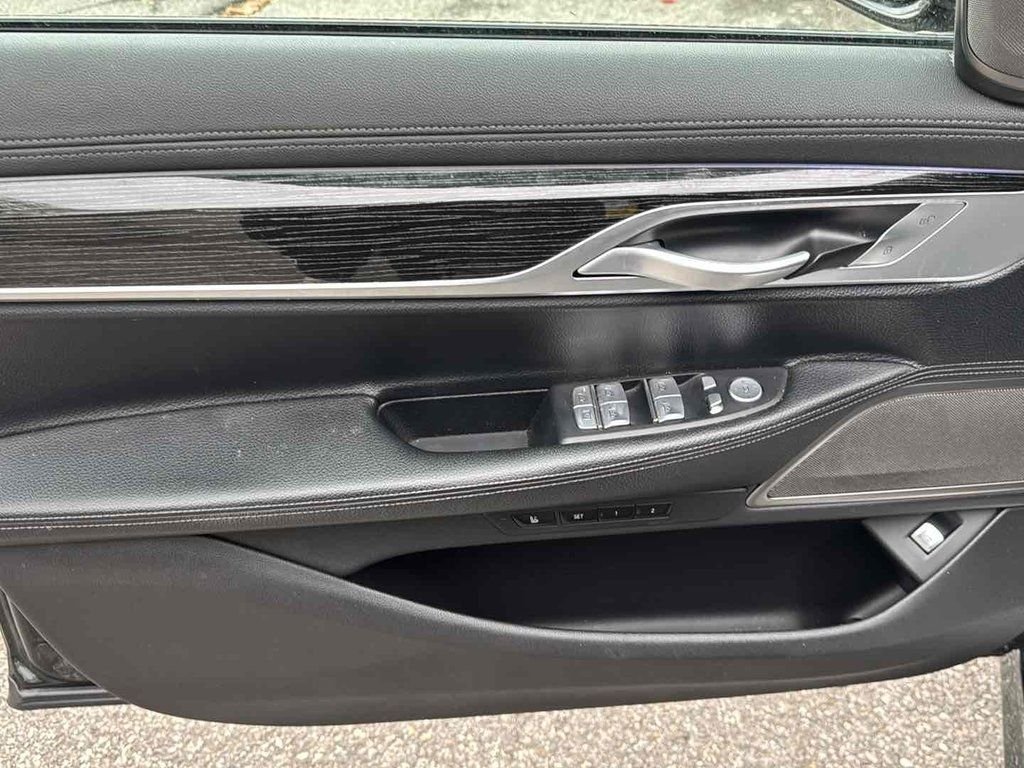 Used 2022 Black BMW 740i image 31