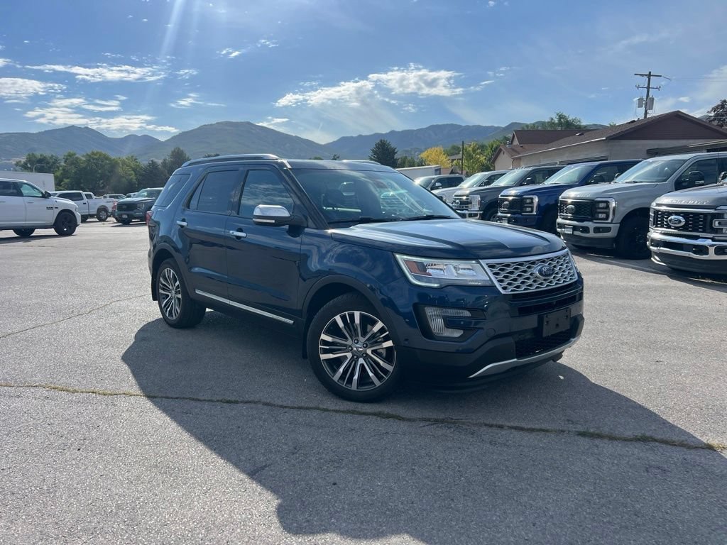 2017 Ford Explorer Platinum 4WD's photo