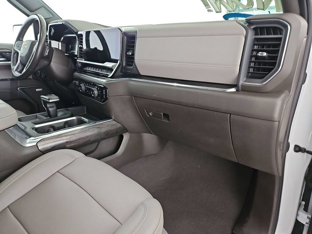 Used 2023 Iridescent Pearl Tricoat Chevrolet LTZ image 35