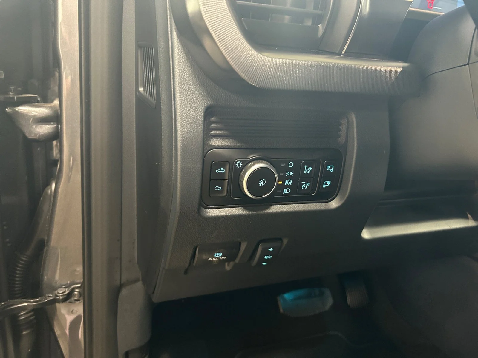 New 2026 Carbonized Grey Metallic Ford Platinum image 16