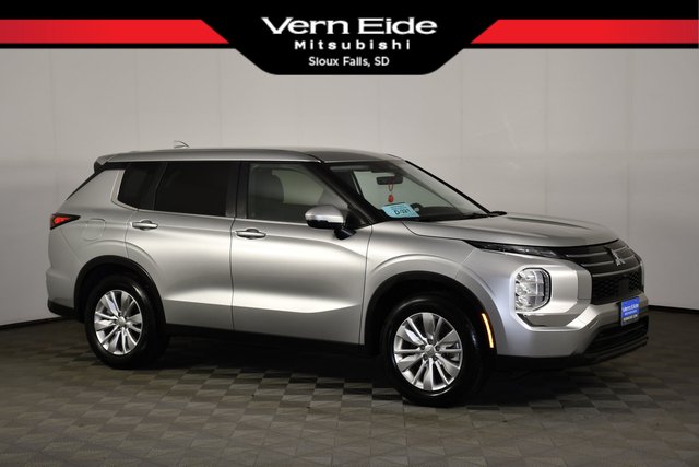 2025 Mitsubishi Outlander ES