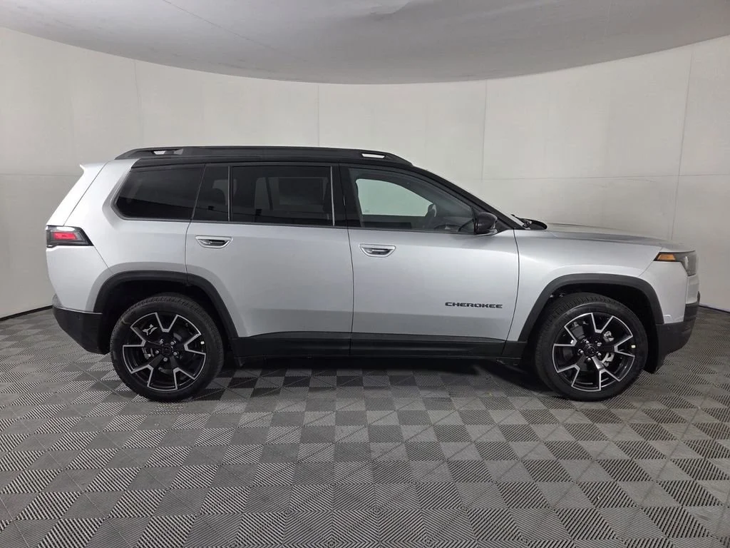 New 2026 Silver Zynith Clear-Coat Exterior Paint Jeep Overland image 5