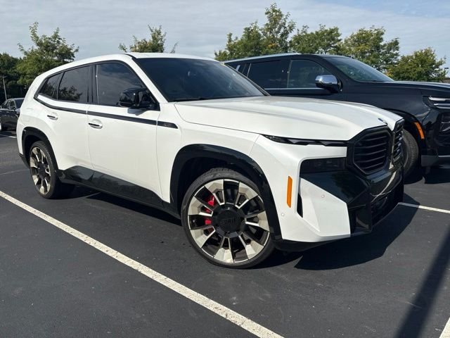 Used 2023 White BMW AWD image 2
