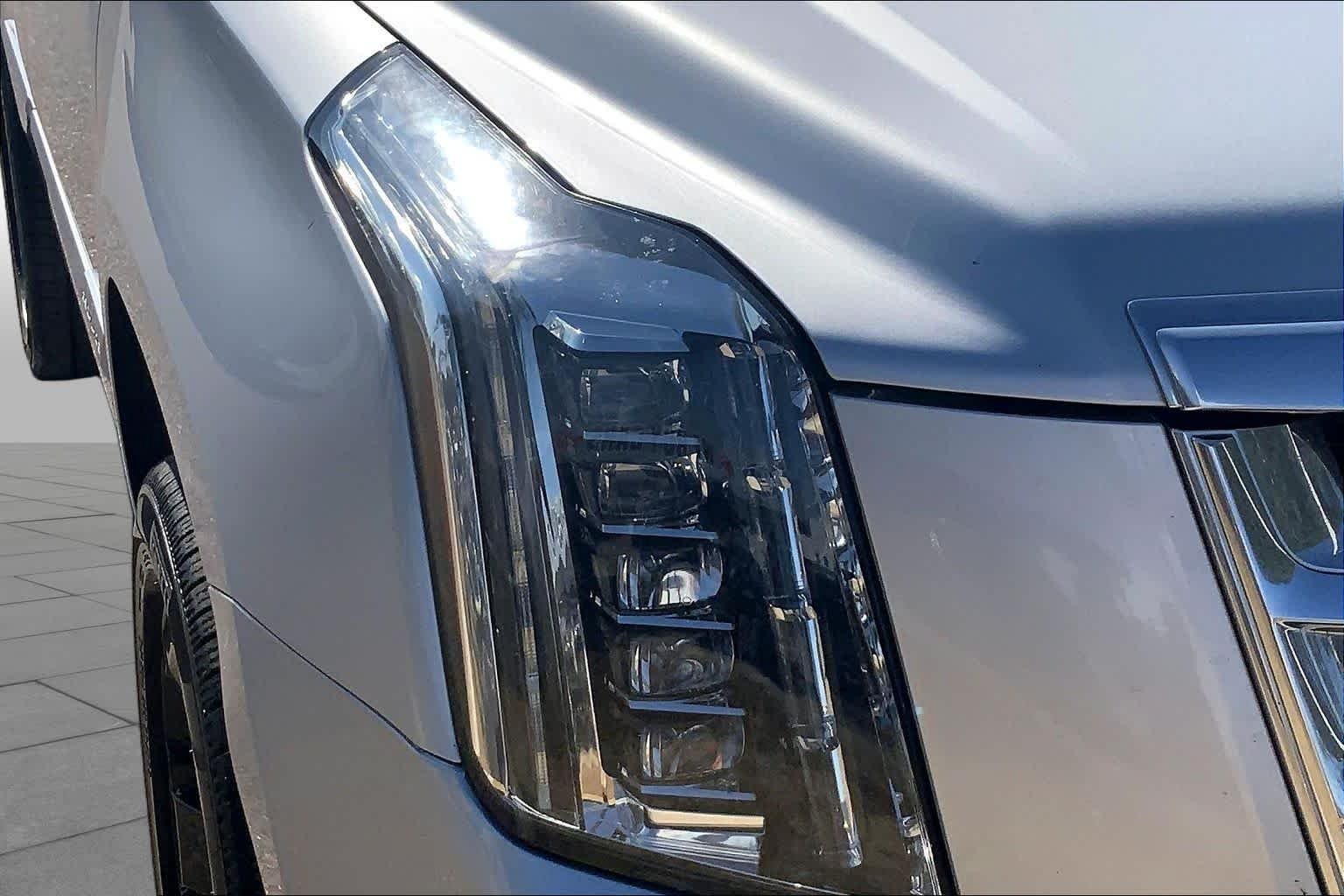 Used 2020 Radiant Silver Metallic Cadillac Premium Luxury image 28