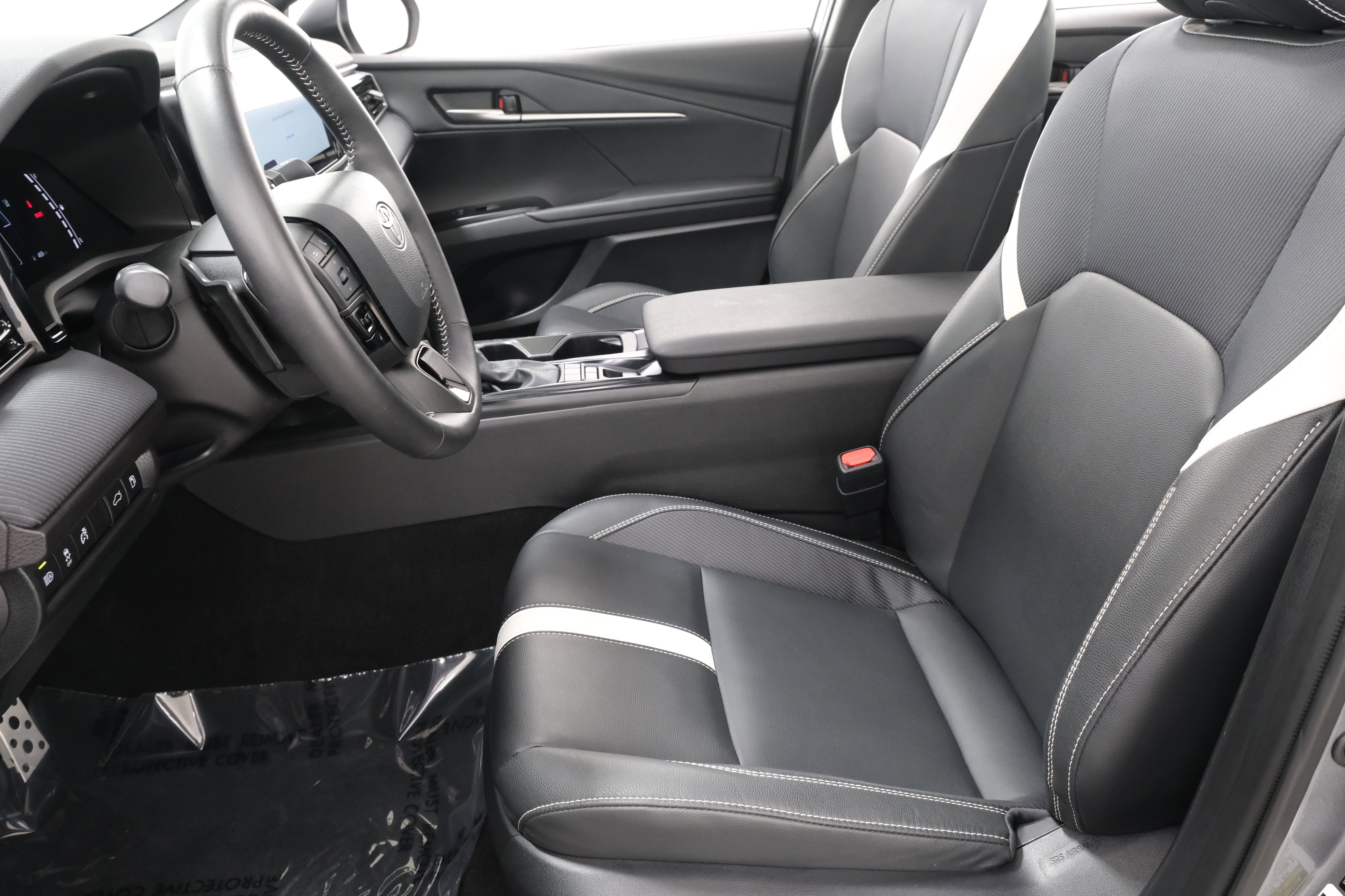 Certified Used 2025 Heavy Metal Toyota SE image 52