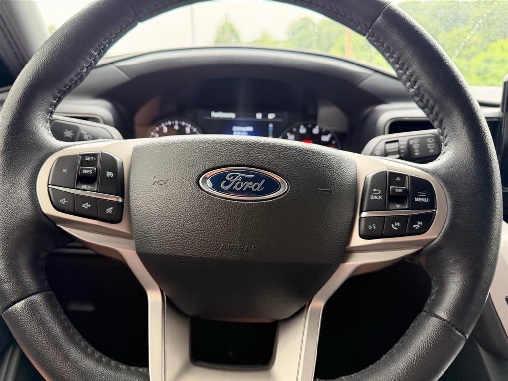Used 2024 Stone Blue Ford XLT image 15