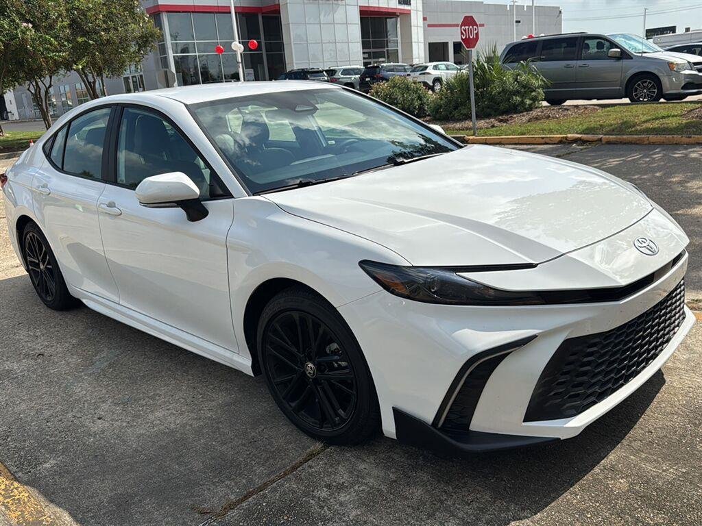 Used 2026 Ice Cap Toyota SE image 2