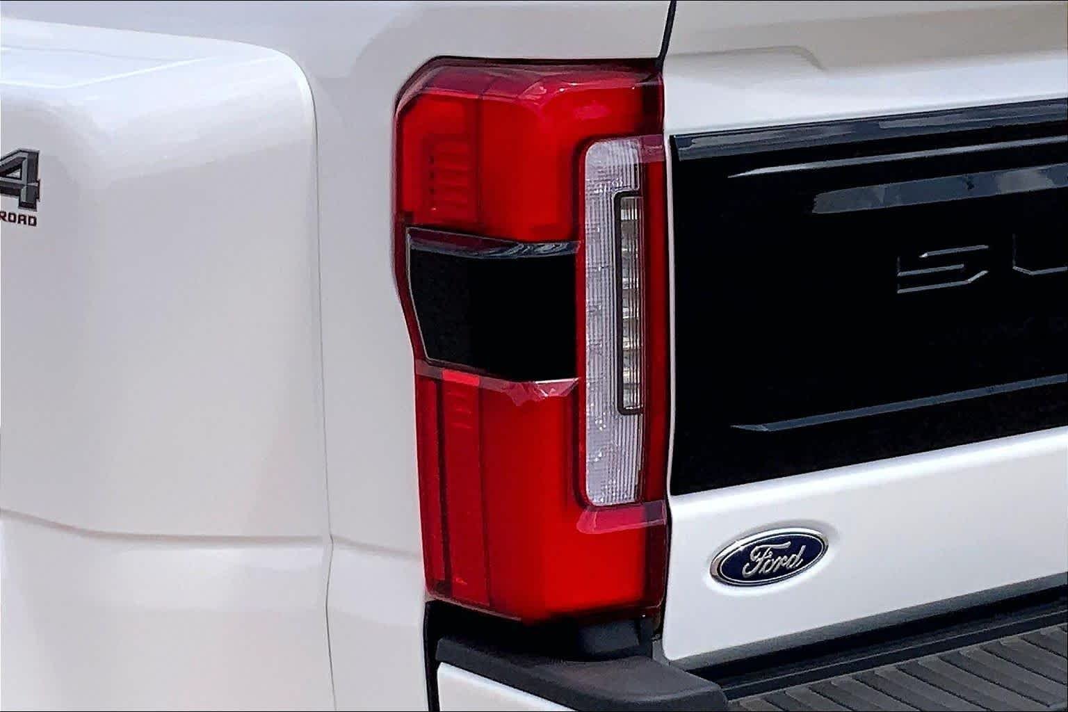 New 2026 Star White Metallic Tri-Coat Ford F-350® Platinum® image 14