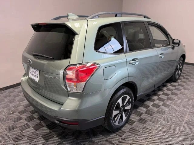 Used 2018 Green Subaru 2.5i Premium image 8