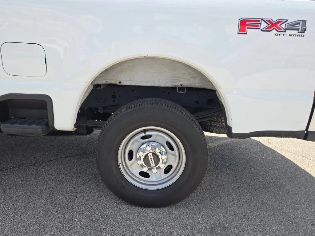 Used 2024 Oxford White Ford XL image 12