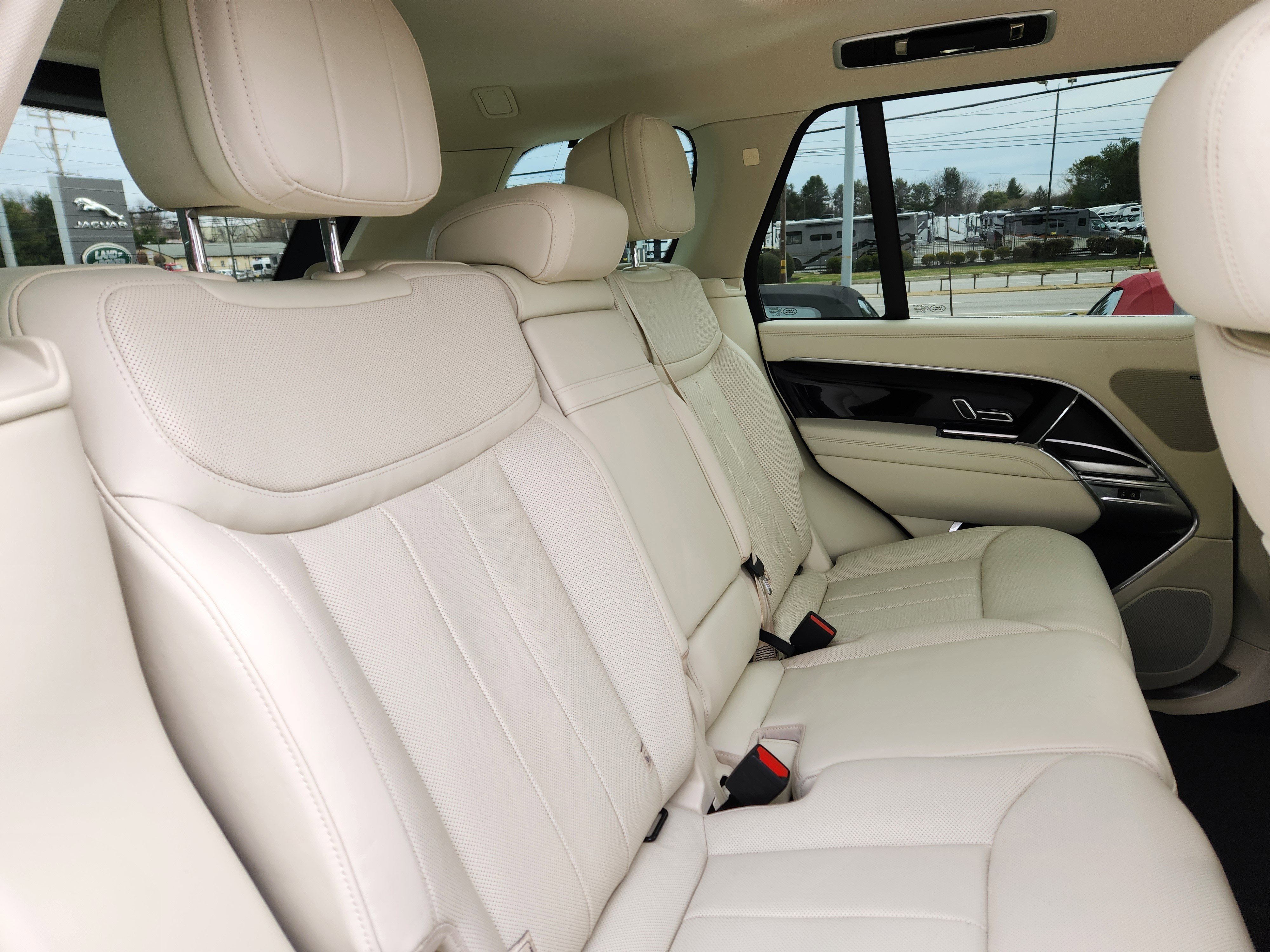 Certified Used 2023 Fuji White Land Rover SE image 15