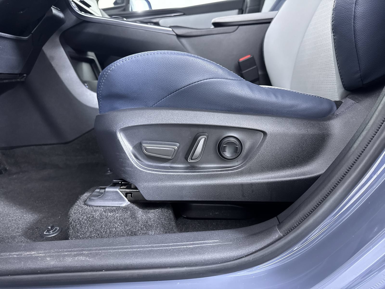 Used 2023 Harbor Mist Gray Pearl Subaru Limited image 12