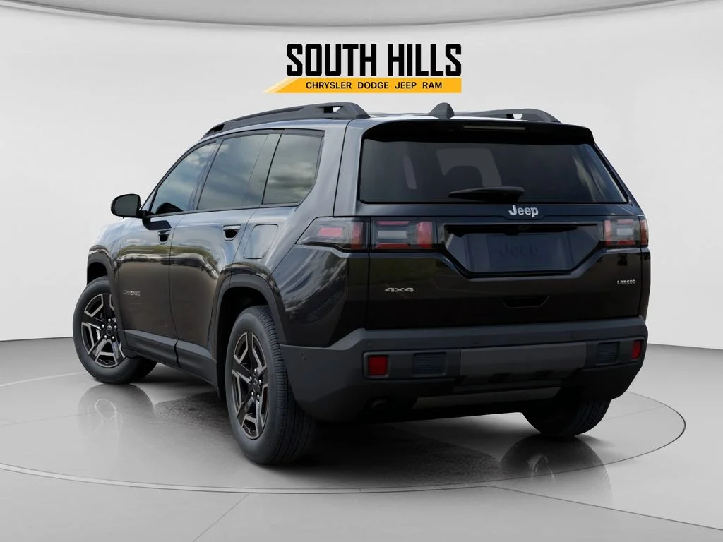 New 2026 Diamond Black Crystal Pearl-Coat Exterior Paint Jeep Laredo image 3