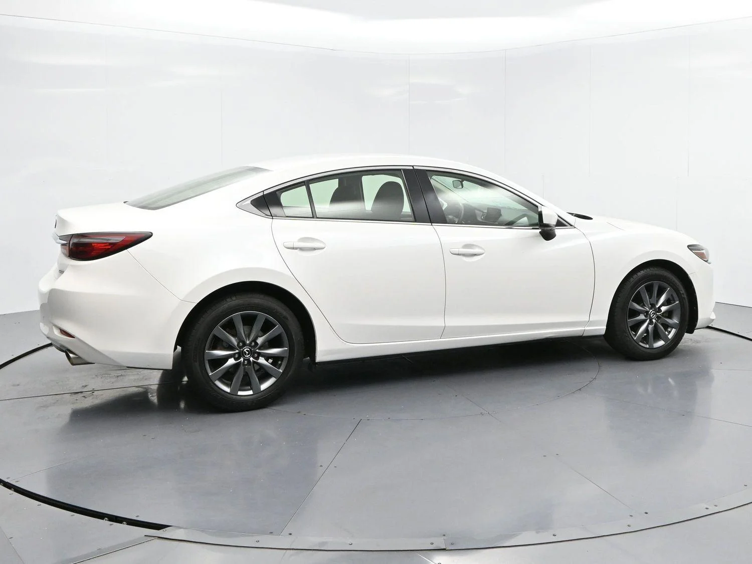 Used 2018 Snowflake White Pearl Mica Mazda Sport image 8