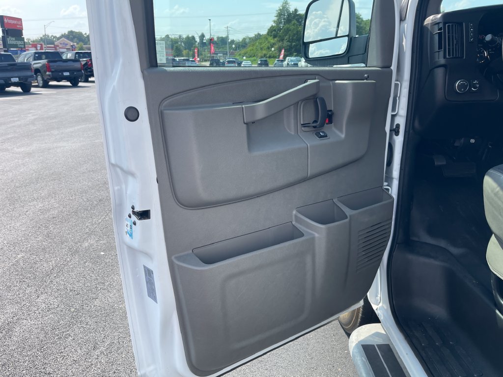 Used 2024 White GMC Work Van image 13