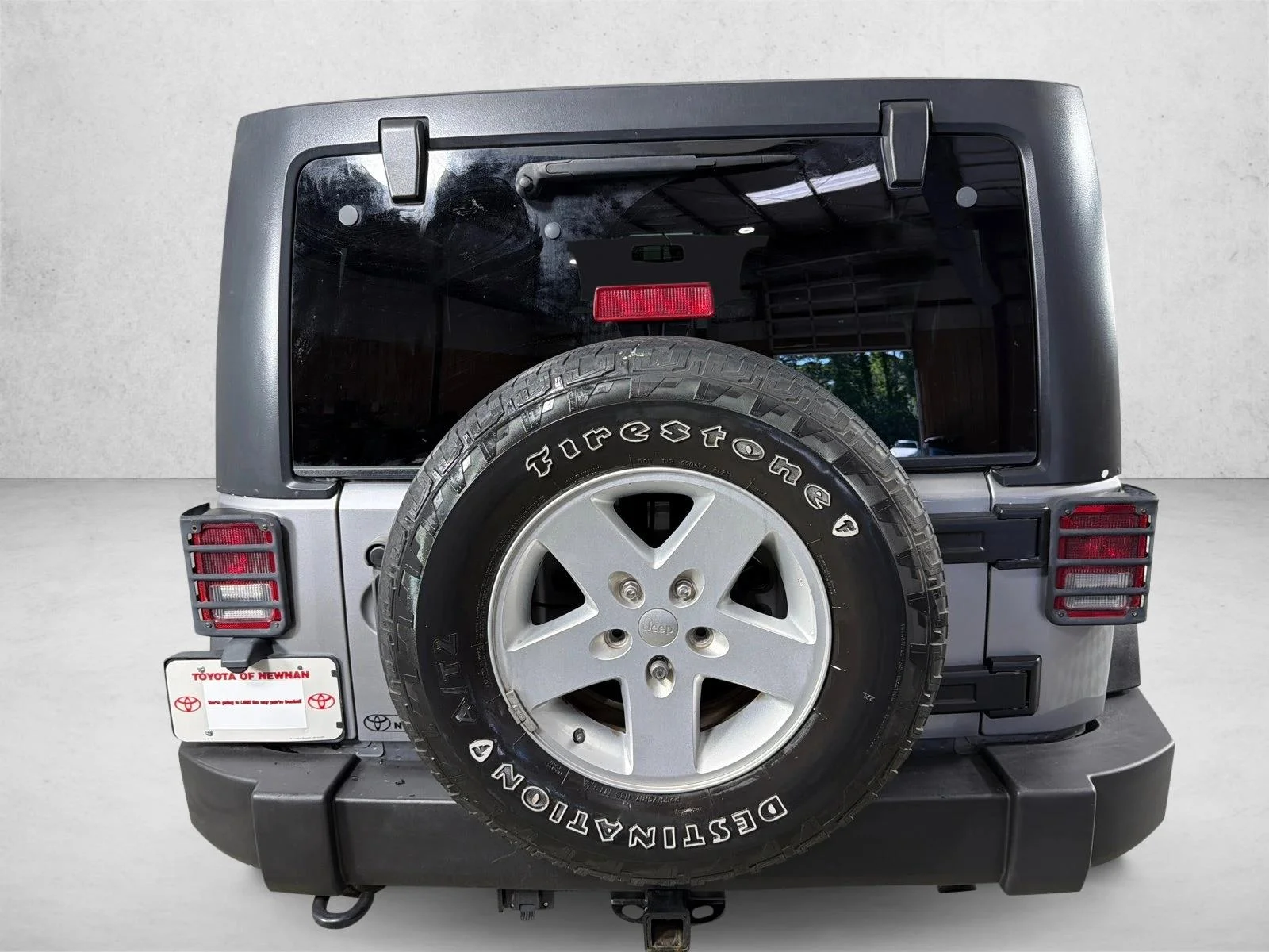 Used 2017 Red Jeep Sport image 4