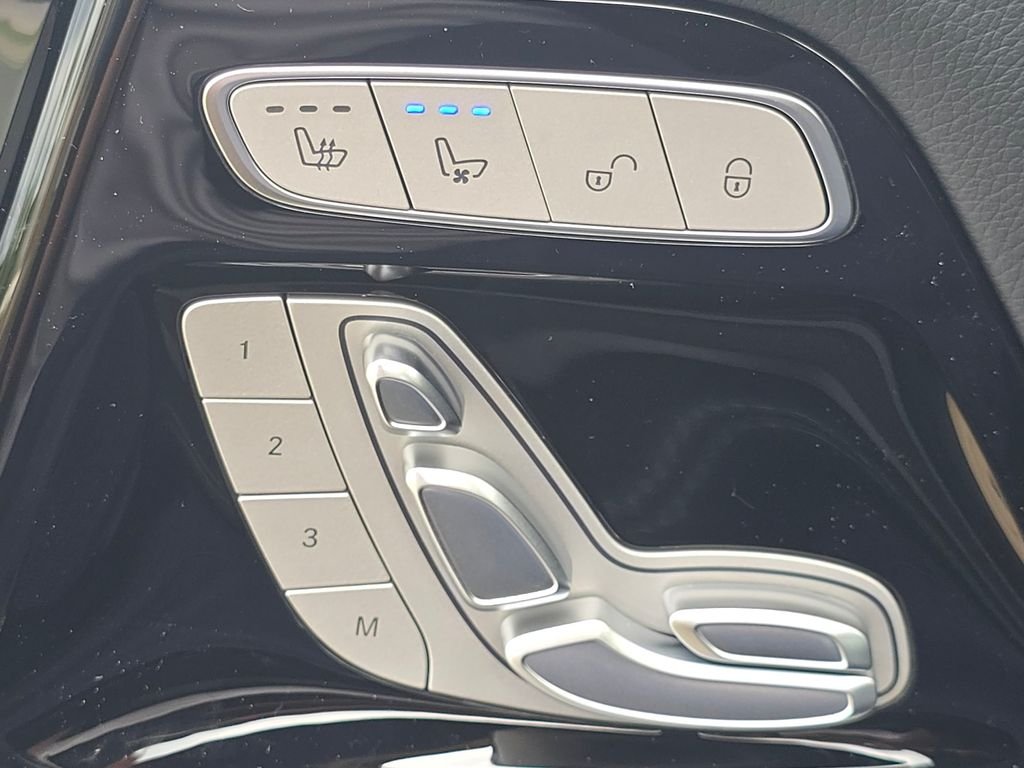 New 2026 MANUFAKTUR Desert Sand non-metallic Mercedes-Benz G 550 image 5