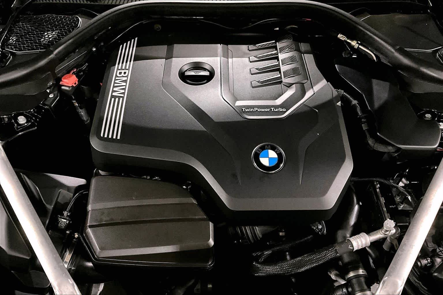 Used 2020 Black Sapphire Metallic BMW sDrive30i image 27