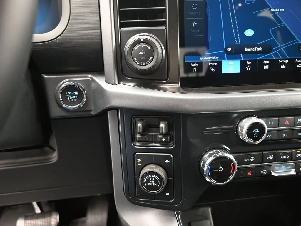 New 2026 Oxford White Ford XLT image 19