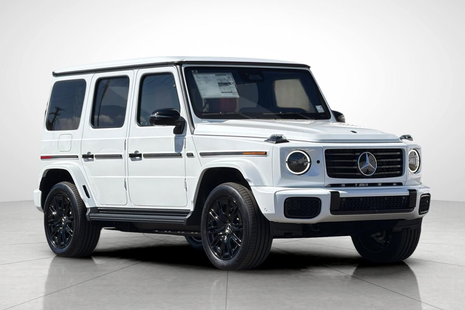 New 2027 MANUFAKTUR Moonlight White Metallic Mercedes-Benz G 580e image 30