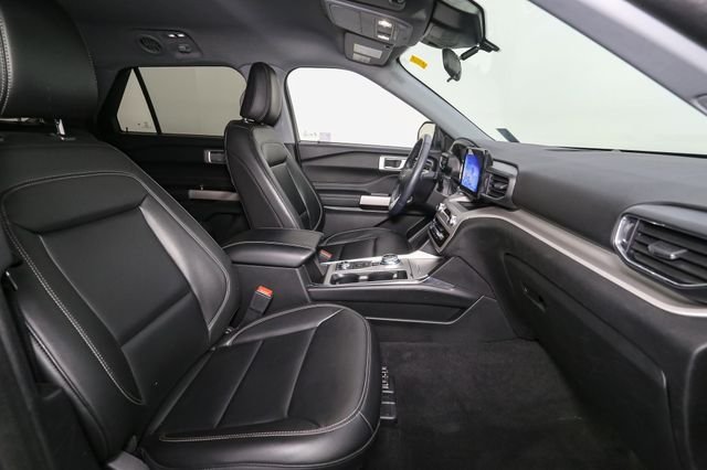 Used 2023 Black Ford XLT image 17