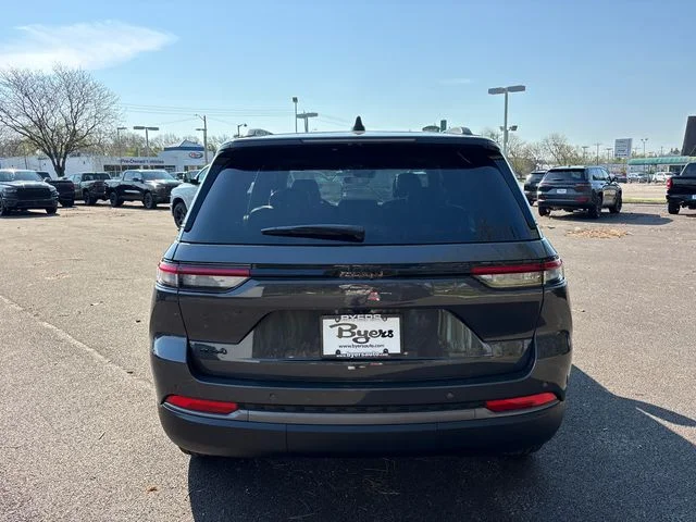 New 2026 Baltic Gray Metallic Clear-Coat Exterior Paint Jeep Altitude image 30