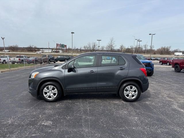 Used 2016 Chevrolet Trax LS with VIN 3GNCJKSB5GL240251 for sale in Columbia, IL