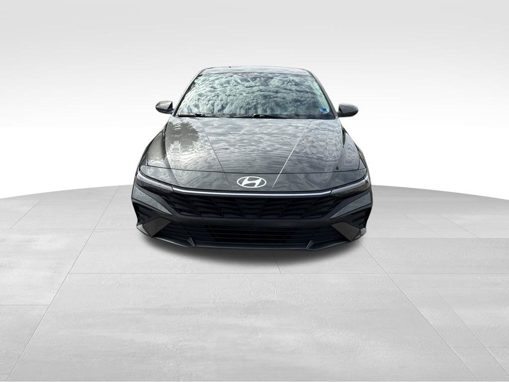 Used 2024 Gray Hyundai SEL image 9