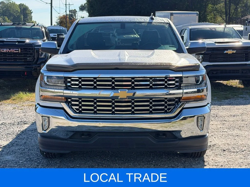 Used 2018 SUMMIT WHITE Chevrolet LT image 2