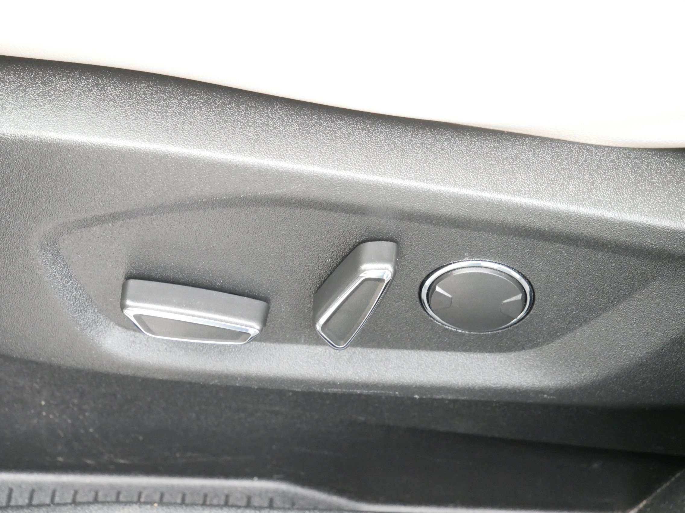 Certified Used 2019 Stone Gray Metallic Ford Titanium image 20