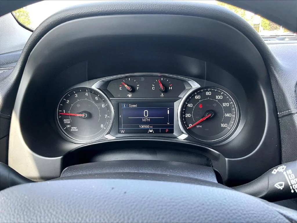 Used 2023 Silver GMC SLE image 21