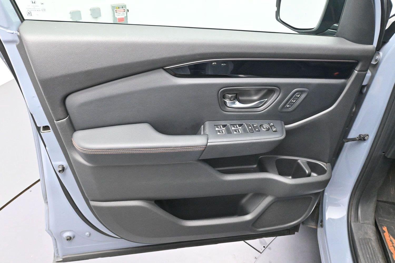 Used 2023 Sonic Gray Pearl Honda TrailSport image 9