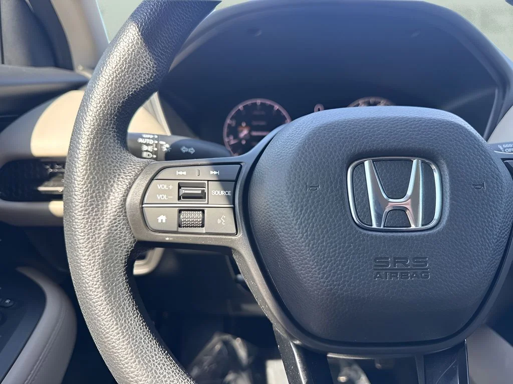 Used 2023 White Honda LX image 14