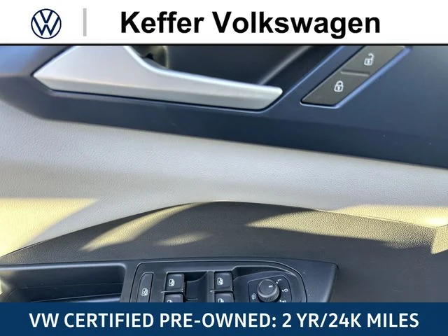 Certified Used 2023 Black Volkswagen 1.5T SE image 16