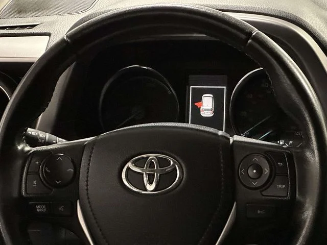 Used 2017 Magnetic Gray Metallic Toyota XLE image 20
