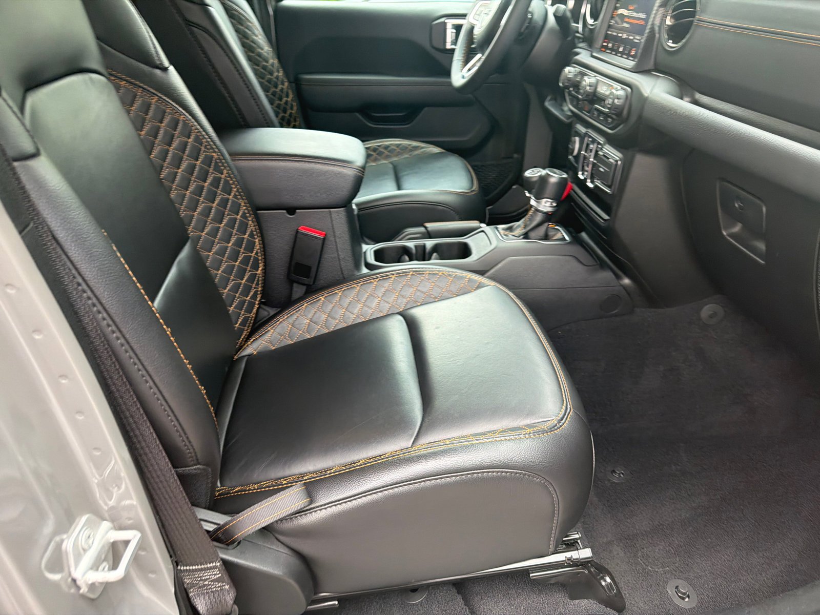 Used 2023 Sting-Gray Clearcoat Jeep High Altitude image 13