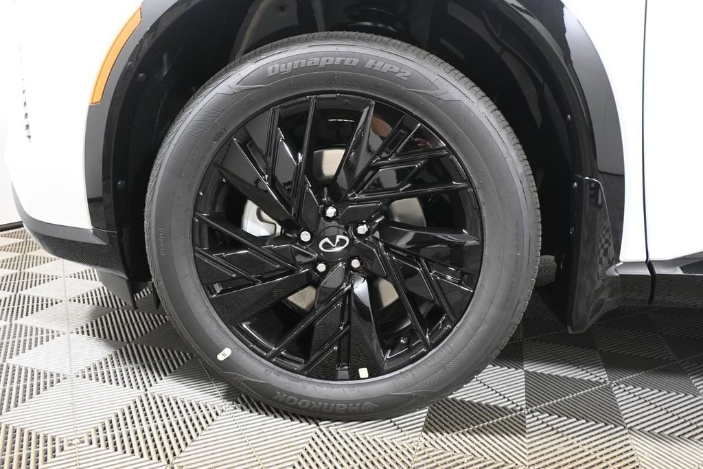 New 2027 2T RAD WHT INFINITI Sport AWD image 12