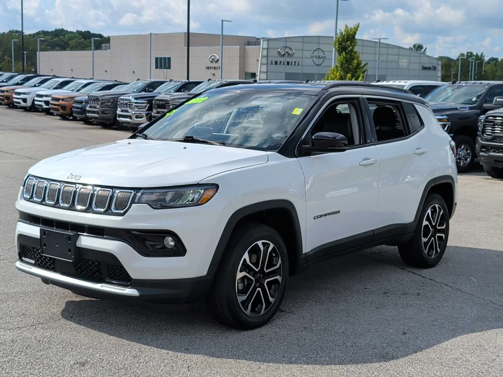 Used 2022 Bright White Clearcoat Jeep Limited image 4