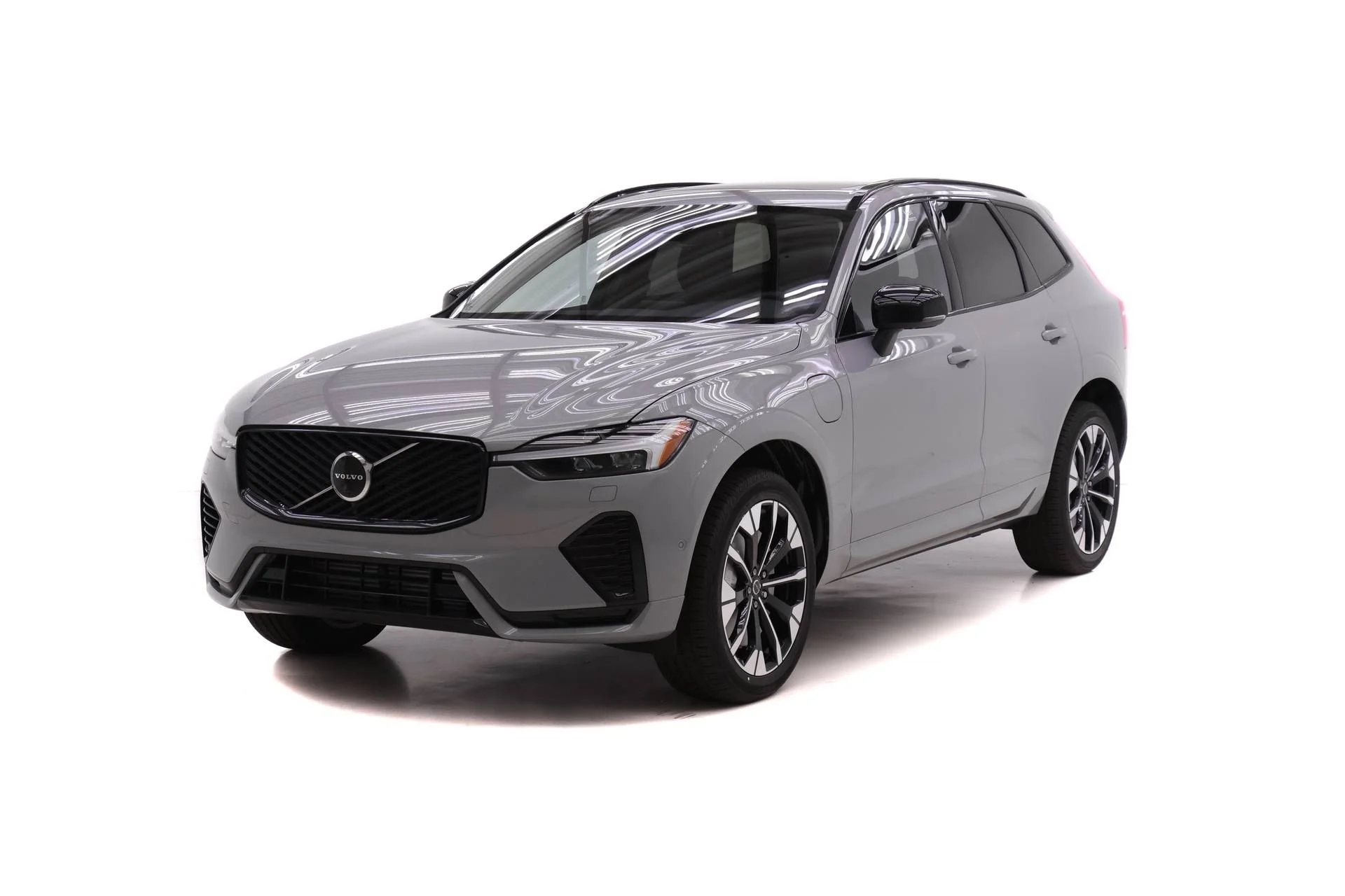New 2026 Gray Volvo T8 Plus image 1