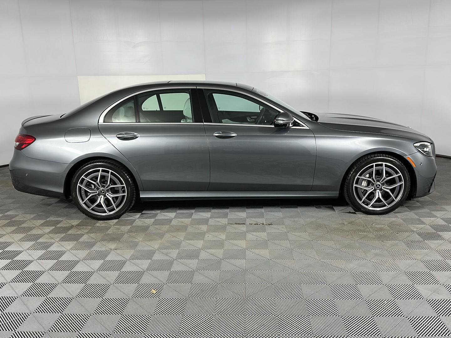Used 2023 MANUFAKTUR Selenite Gray Magno Mercedes-Benz E 450 image 29