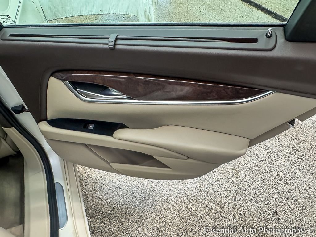 Used 2013 White Diamond Clearcoat Cadillac Premium image 25