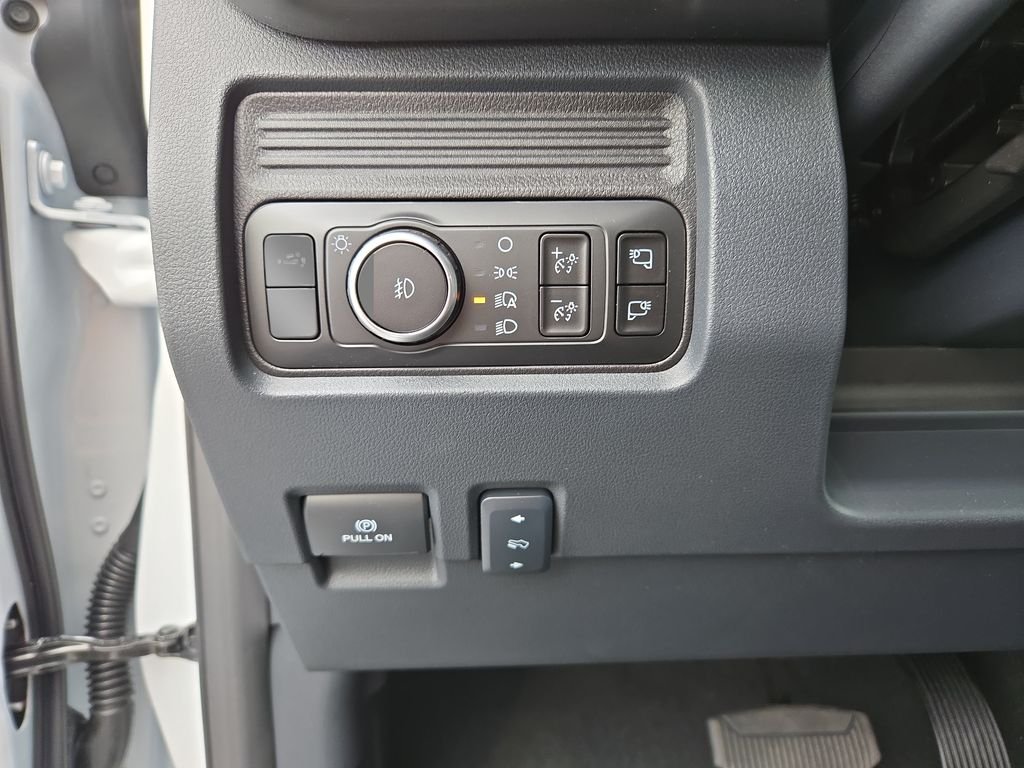 New 2026 Oxford White Ford F-250® Lariat® image 15